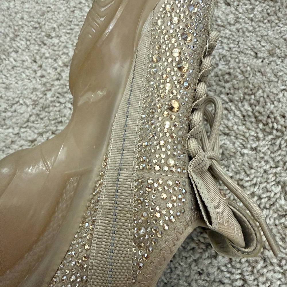 Stylish Beige Women's Sneakers - Picture 9 of 9